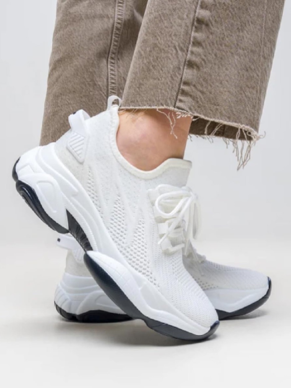 Women’s Breathable Height Increase Casual White Sneakers